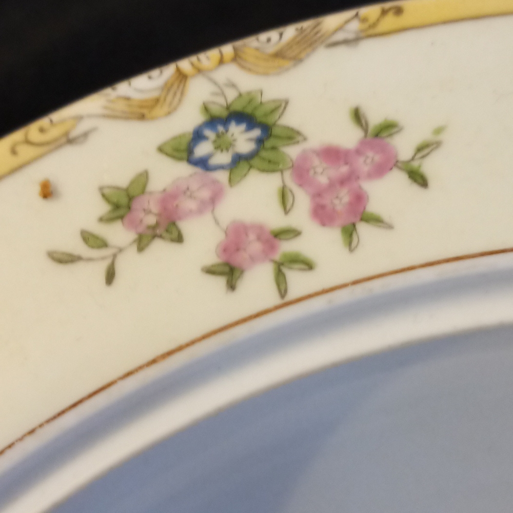 Vintage Hand Painted Porcelain Serving Bowl Gold Trim Made Japan - Picture 5 of 8